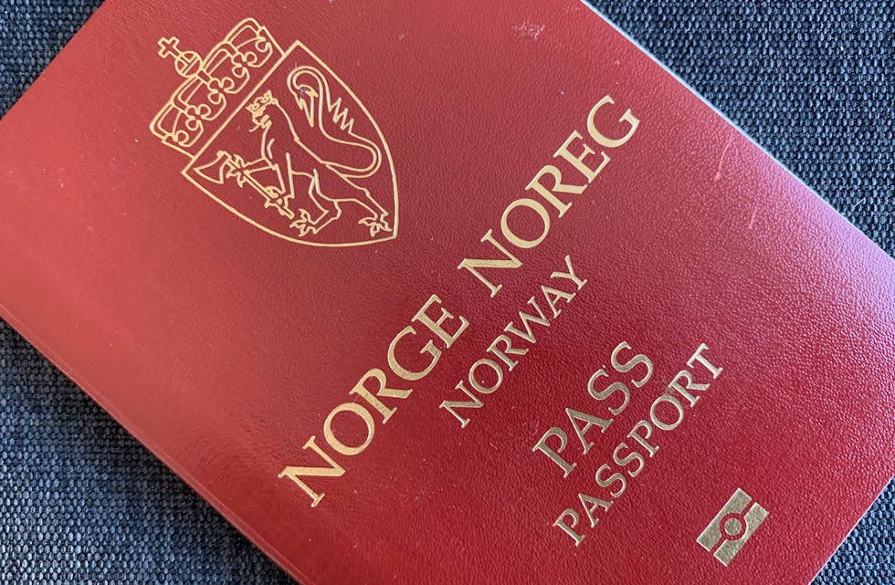 Vanleg pass vil du framleis få fleire stadar, men snart er det berre Politiet sitt forvaltningssenter i Haugesund og politistasjonen på Stavanger Lufthavn Sola som vil tilby naudpass i Sør-Vest politidistrikt.