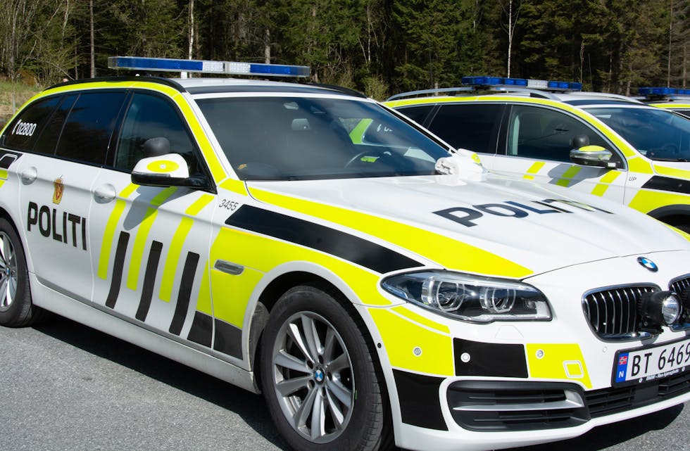 To bilførarar er i helga tatt av politiet for å køyrd bil i rusa tilstad. Den eine hadde heller ikkje førarkort.