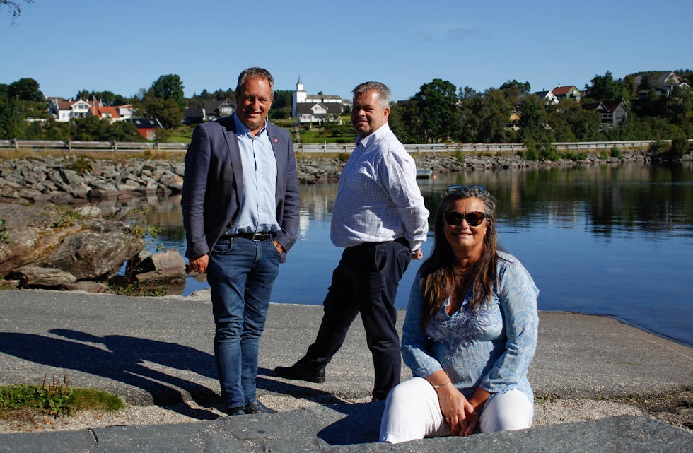 Måndag denne veka var Sigbjørn Framnes (FrP) på besøk i Sveio, mellom anna for å leggja ein plan for korleis Fylkeskommunen og Sveio kommune kan samarbeida om å laga ein reguleringsplan for arbeid med sykkel- og gangsti til rasteplassen ved Vigdarvatnet. Rune Teikari og Ruth G. Østebøvik Eriksen stilte frå Sveio FrP.