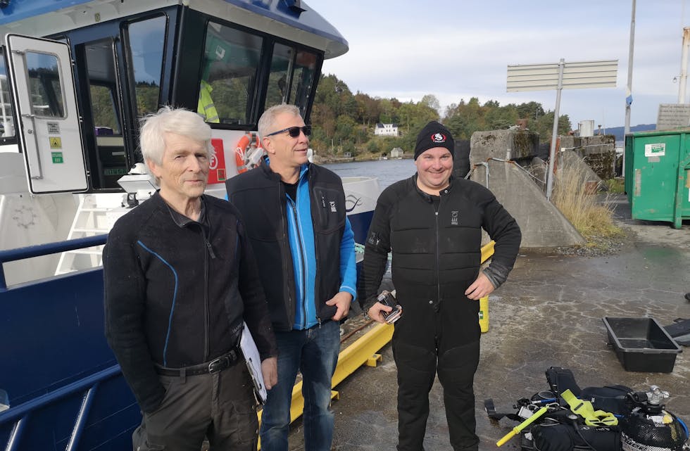 Tre dyktige karar, f.v. Lars Einar Hollund, leiar av Slettaa dykkarklubb, Åge Wee teknisk ansvarlig og dykkar Vidar Eriksen
