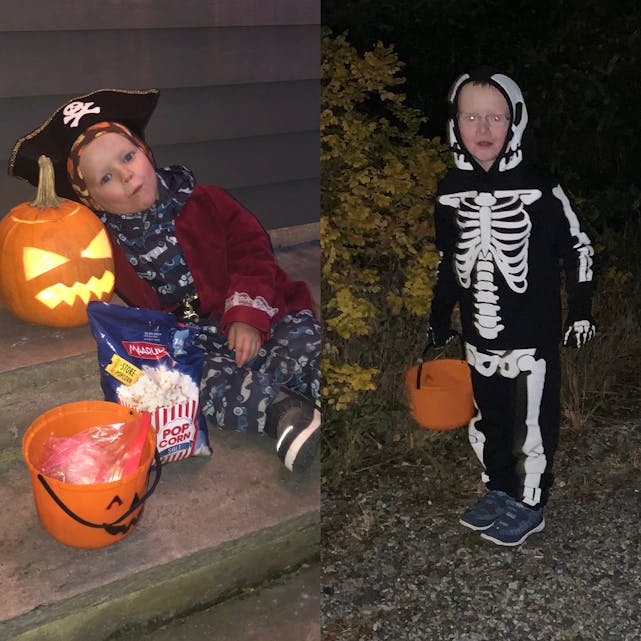 Kristian og Emil feira ein annerledes Halloween i år!