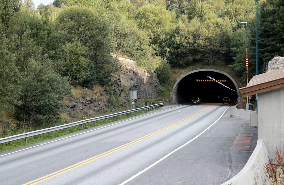Det har i ettermiddag vore trafikale problem i Bømlafjordtunnelen.