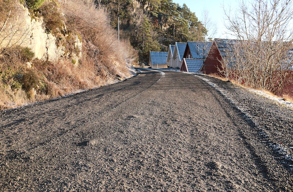 Flatnesvegen, granulatdekke