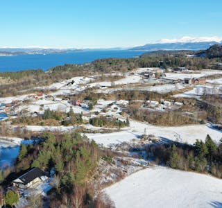 12. februar 2021 dronefoto valestrand valevåg einstadbøvoll oppvekstsenter 12. februar 2021