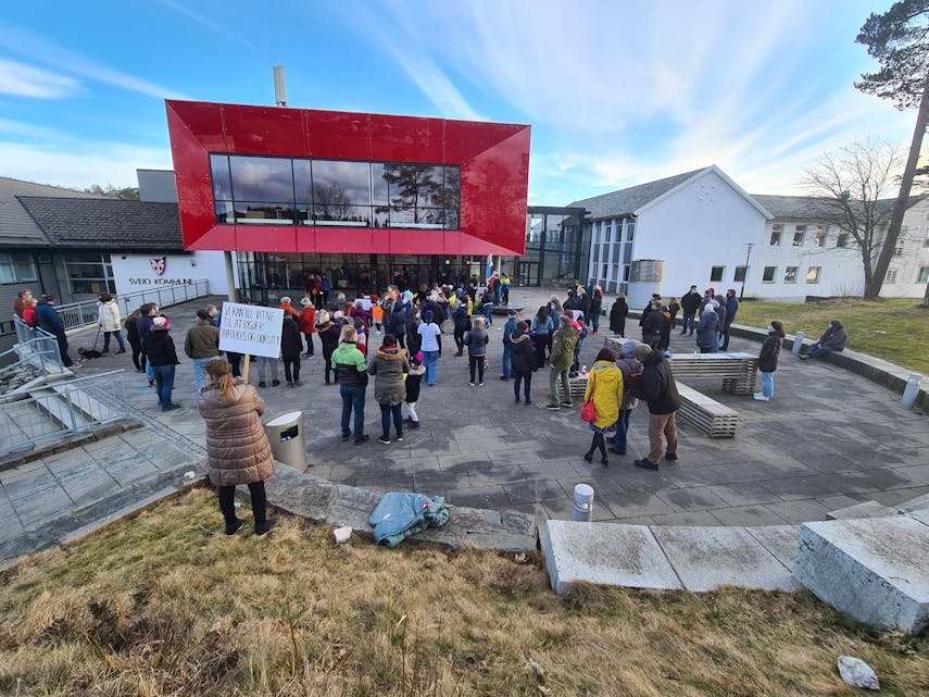 demonstrasjon skule skulenedleggjing engasjement skulestruktur
8. mars 2021 kommunehuset