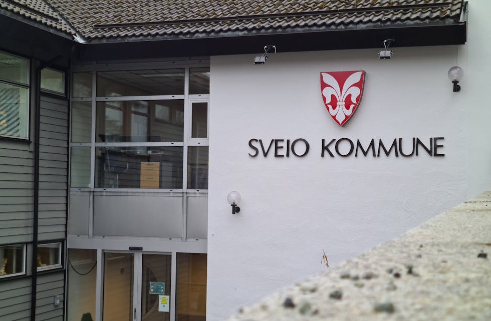 Utsnitt av kommunehuset i Sveio.