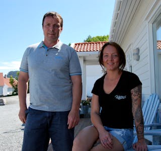 Franc Munoz og dottera Sonja Munoz utanfor Kaien AS i 2014.