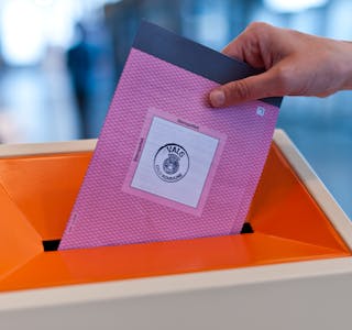 valgutstyr, valg, stemmesedler, stemme, norsk form, oslo rådhus stortingsval val