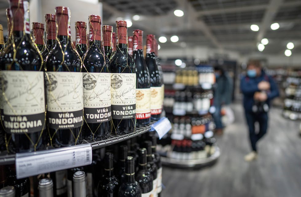 Vinmonopolet kan bli ramma av streik hos leverandørane. Illustrasjonsfoto: Heiko Junge / NTB / NPK