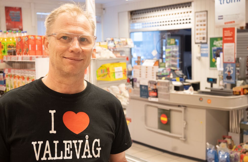 Per Magnus Grøsvik frå Stord er den nye eigaren av Valevåg nærbutikk.
FOTO: THOMAS VALLESTAD DRAGESET