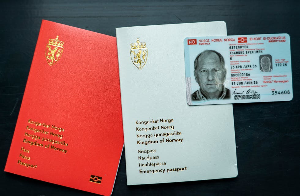 OIllustrasjonsbilde av norske nasjonale pass og id-kort. Foto: Heiko Junge / NTB / NPK