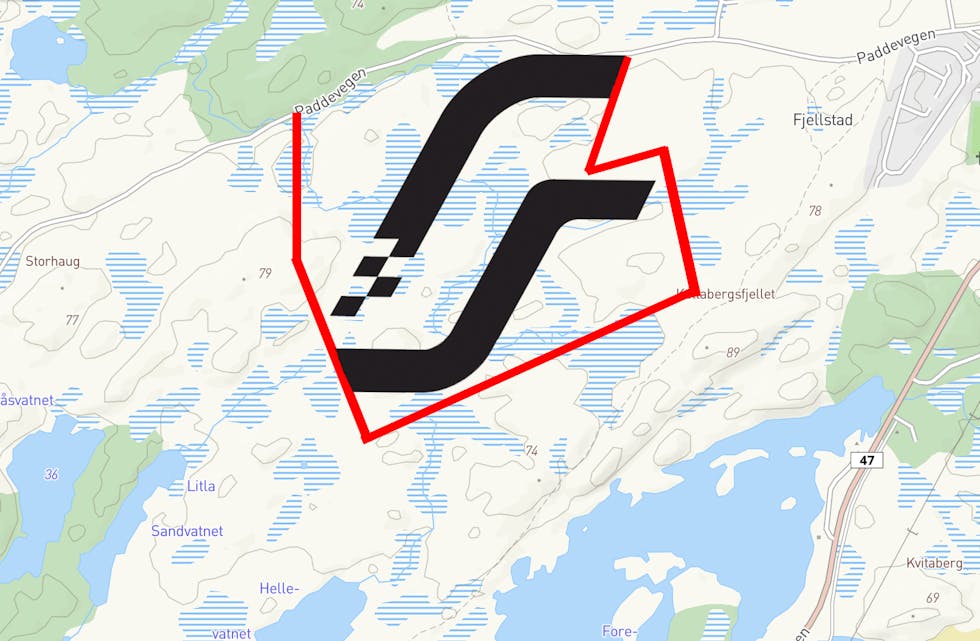 Inne i det raude feltet er området Fjord Motorpark ser for seg å laga eit anlegg.
Illustrasjon: Google, grafikk: Thomas Vallestad Drageset