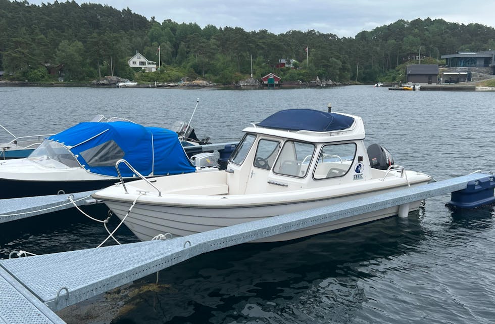 Til høgre er den nye båten til Sveio Jakt, Fiske og Naturvern foreining.
FOTO: PRIVAT