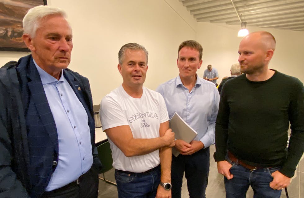 Forhandlingsleiarane, frå venstre Per Wathne (KrF), Rune Teikari (FrP), John Kristian Økland (H) og Ole Velde (Sp).