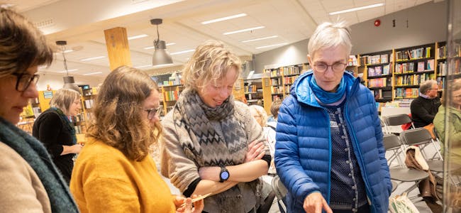 Sveio hagelag samarbeider med biblioteket, og opninga av frøbiblioteket i fjor blei ein suksess. Mange fekk med seg frø heim, og 12. februar er det igjen klart for ny frøkveld.