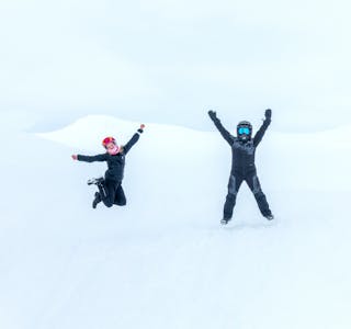 Temperaturane er venta å stige i både Sør- og Midt-Norge i påskeferien. Det kan påverke faren for snøskred, og Meteorologisk institutt tilrår å følgje med på skredvarselet dersom ein skal på fjellet.