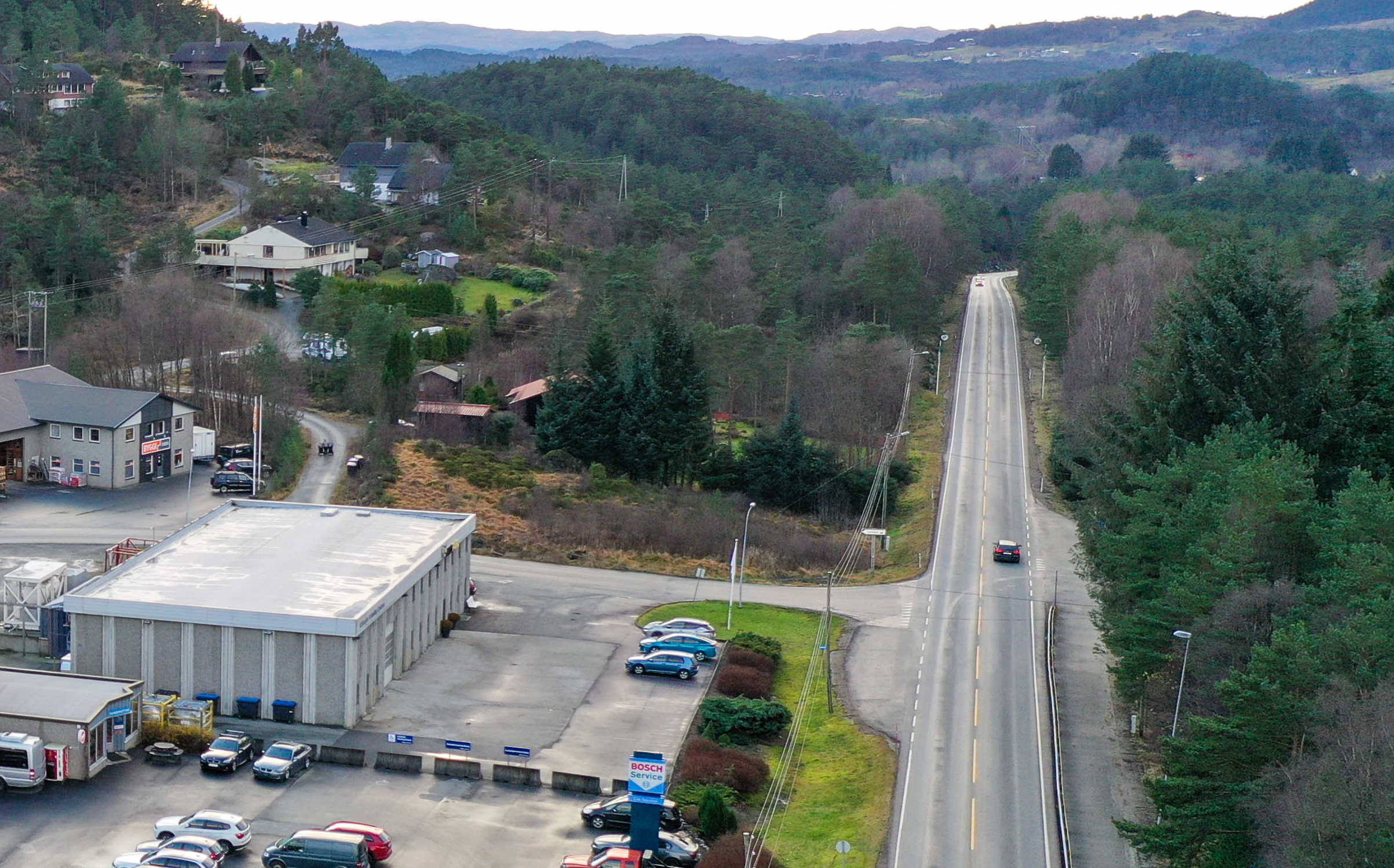 Helifuel har i dag 22 tilsette på Hanaleite. Seks av desse er knytte til samanstilling av nye anlegg i verkstadhallen.