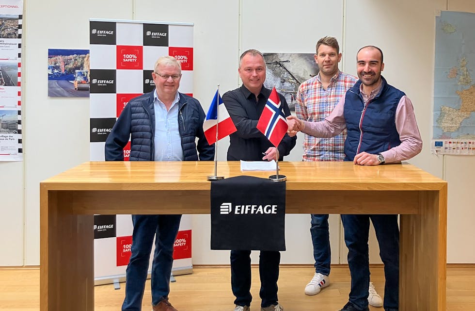 F.v. Geir Arild Søndenå og Lars Norekvål frå Ølen Betong og Gustaf Myhre og Francois Bonnafous frå Eiffage Norge.