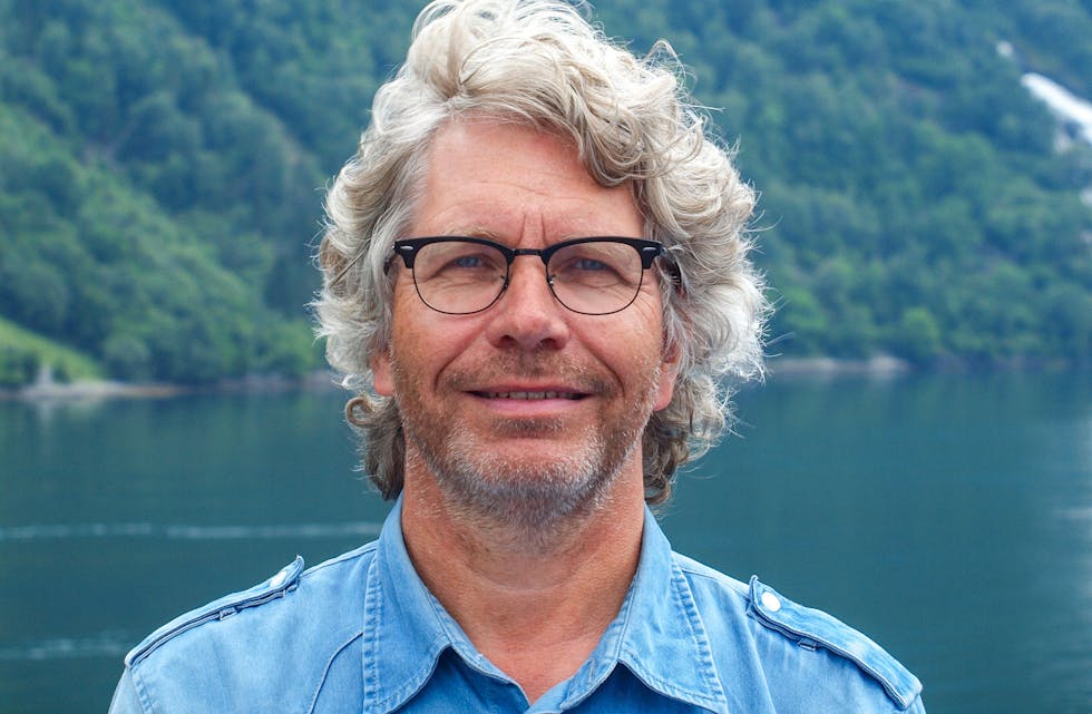 Leiar i Naturvernforbundet Hordaland, Tom Roger Skauge, er uroa for kabben i Ålfjorden og meiner styresmaktene ikkje tar problemet på alvor.