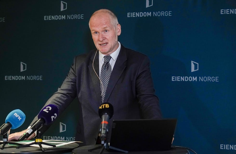 Henning Lauridsen i Eiendom Noreg presenterte måndag bustadprisstatistikk for juli.