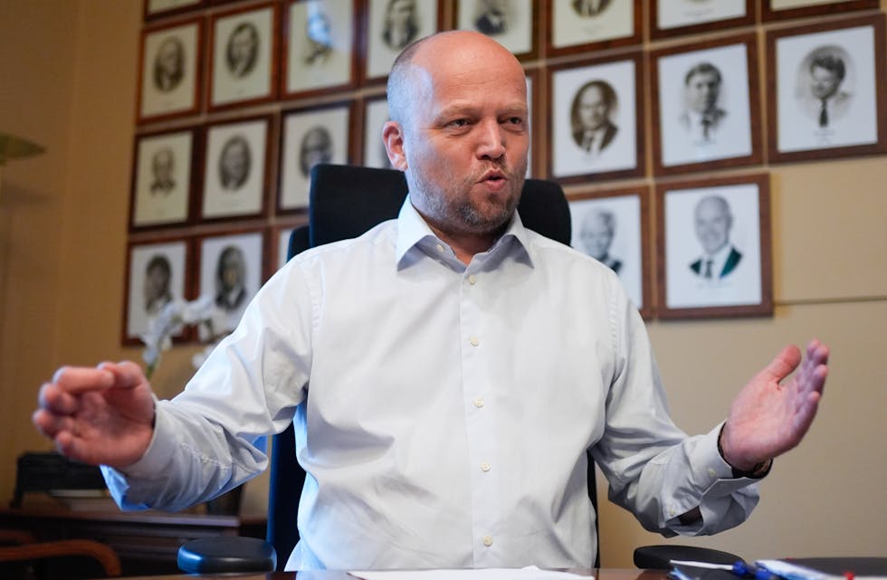Finansminister Trygve Slagsvold Vedum kjem med fleire budsjettlekkasjar, blant anna skal pendlarfrådraget aukast.