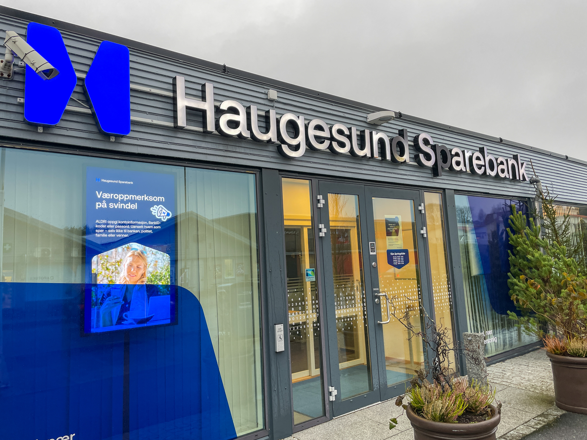 Onsdagg er siste dag med drop in i Haugesund Sparebank sitt kontor i Sveio sentrum. Foto: Ellen Marie Hagevik