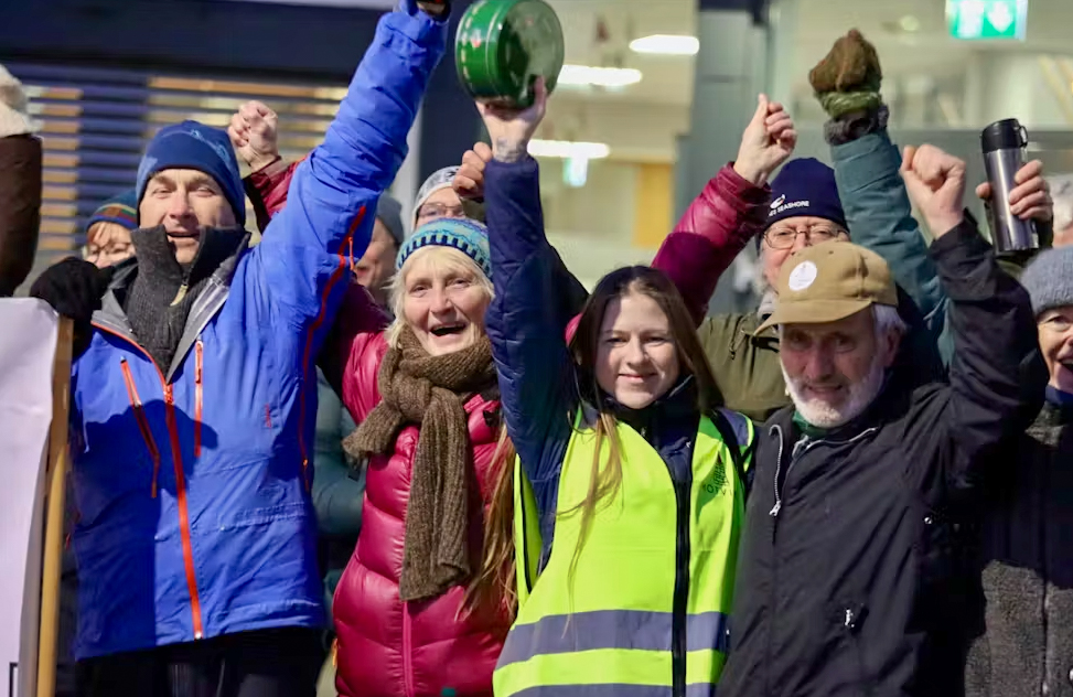 Jubelen var stor då nyheita blei kjent. Foto: Svein-Erik Larsen / Grannar