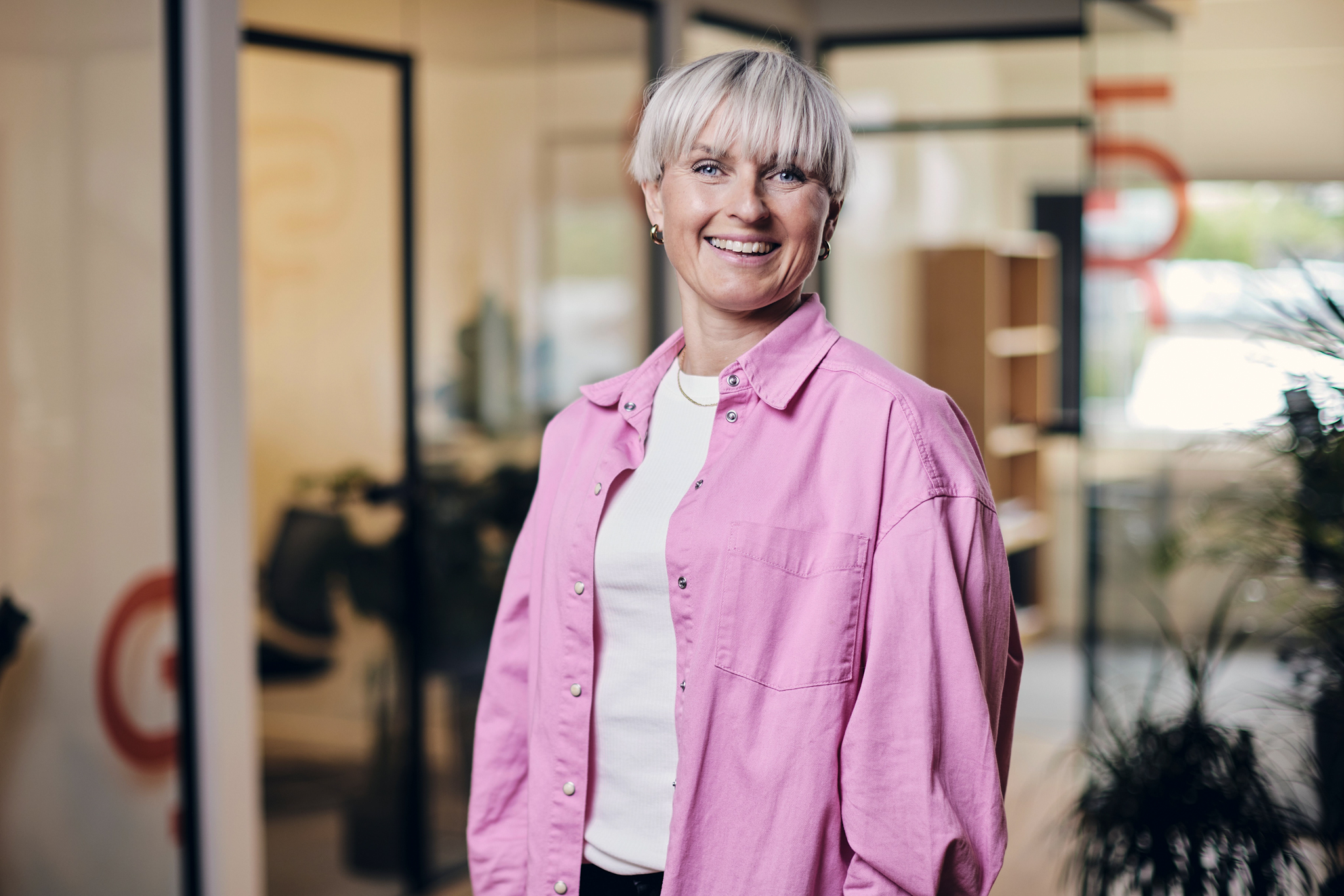 – Arriva er eit selskap i vekst som har målsetnader som skal bidra til grønare skipsfart. Deira verdiar er verdiar som er i tråd med fleire av mine verdiar. I tillegg er det kjekke folk der, seier Nina Matre. Foto: Privat