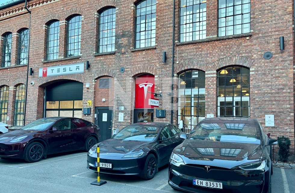 Elon Musks innsteg i politikken har ikkje vore positivt for Teslas omdømme. Bildet er frå Tesla Service på Skøyen i Oslo. Foto: Heidi Molstad Andresen / NPK