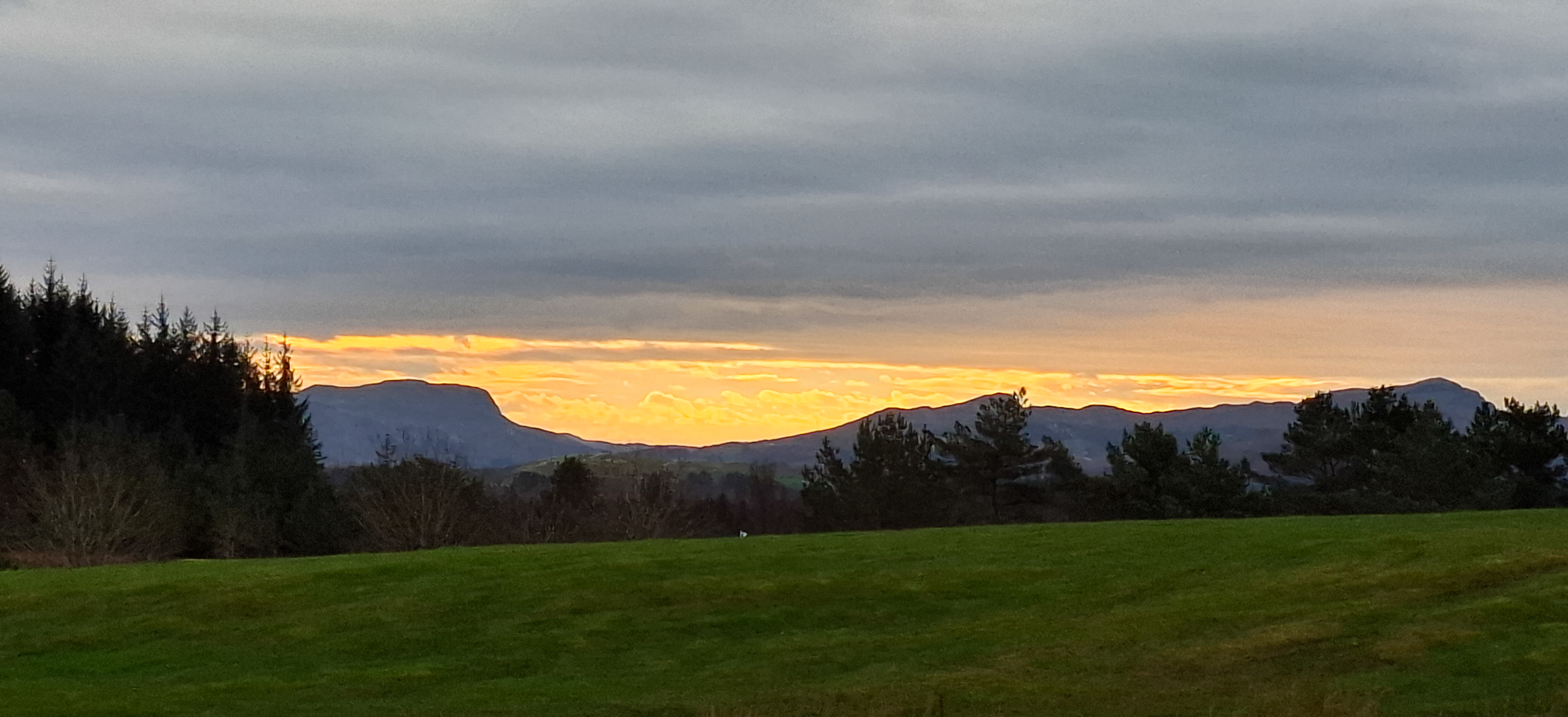 Soloppgang over Sveio. Foto: Ole Harald Ellingsen