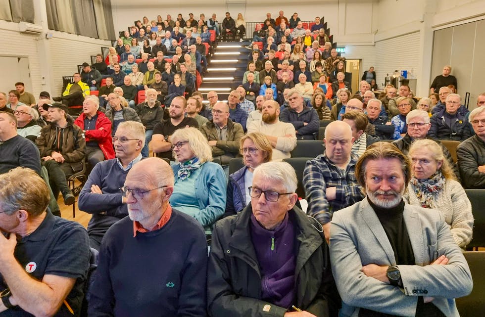 Det var godt oppmøte i Skjold Arena. Foto: Svein-Erik Larsen / Grannar