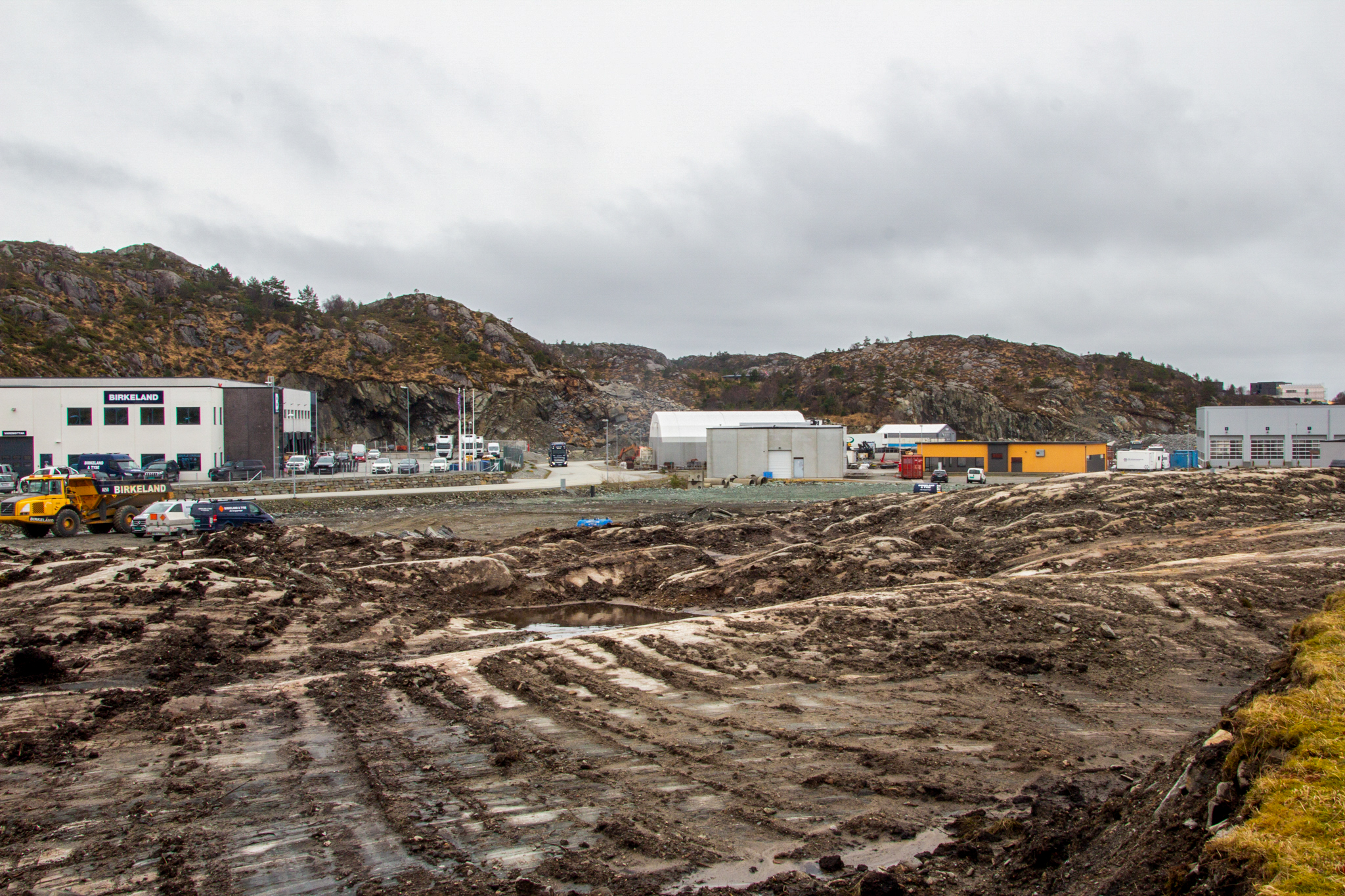 Den omstridte næringstomten på Ekrene. Rettssaken mellom Sveio kommune og Ekrene 34 AS er avsluttet, og nå venter partene på dommen. Arkivfoto: Einar Vestvik.